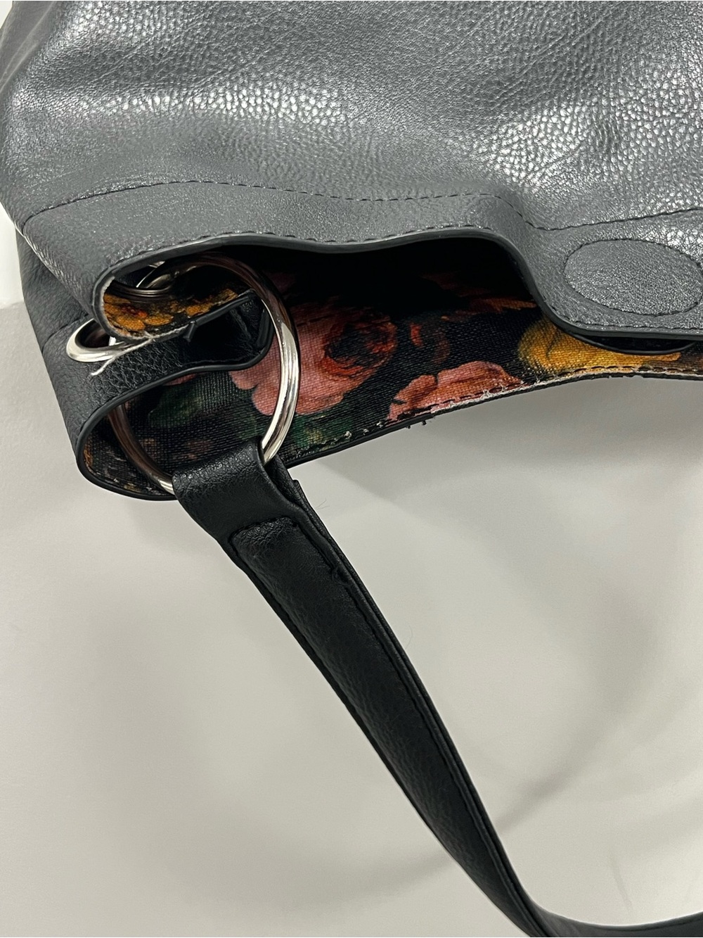 Carlos Santana Black Pebbled Leather Shoulder Bag - Picture 13 of 15